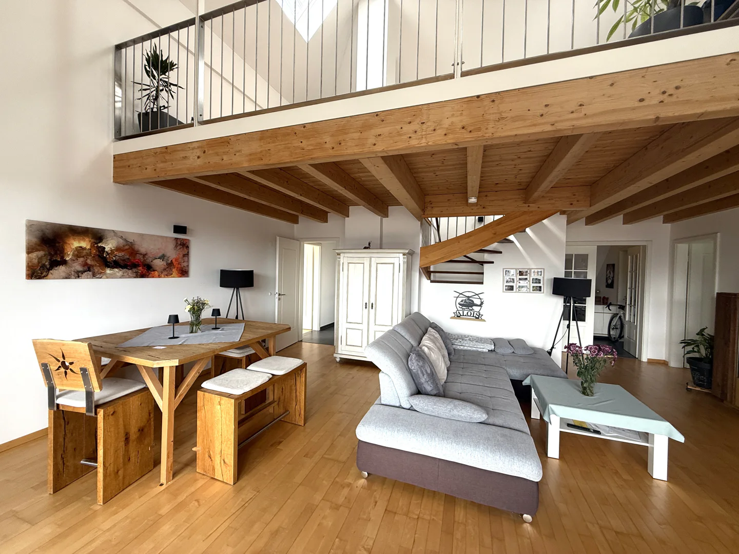 Urbanes Wohnen über den Dächern von Rosenheim 4-Zimmer Dachgeschosswohnung - drei Balkone - Foto 2