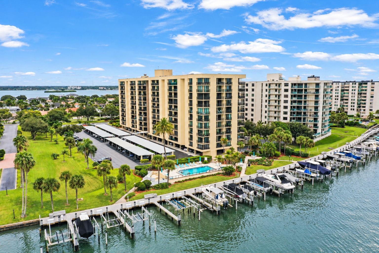 Panoramic Views. Priceless Perspective.