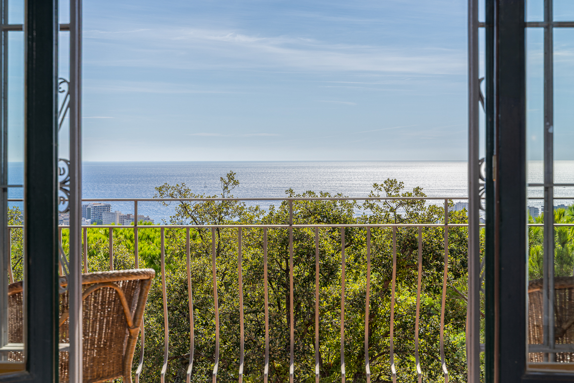 Spacious Mediterranean house with sea views