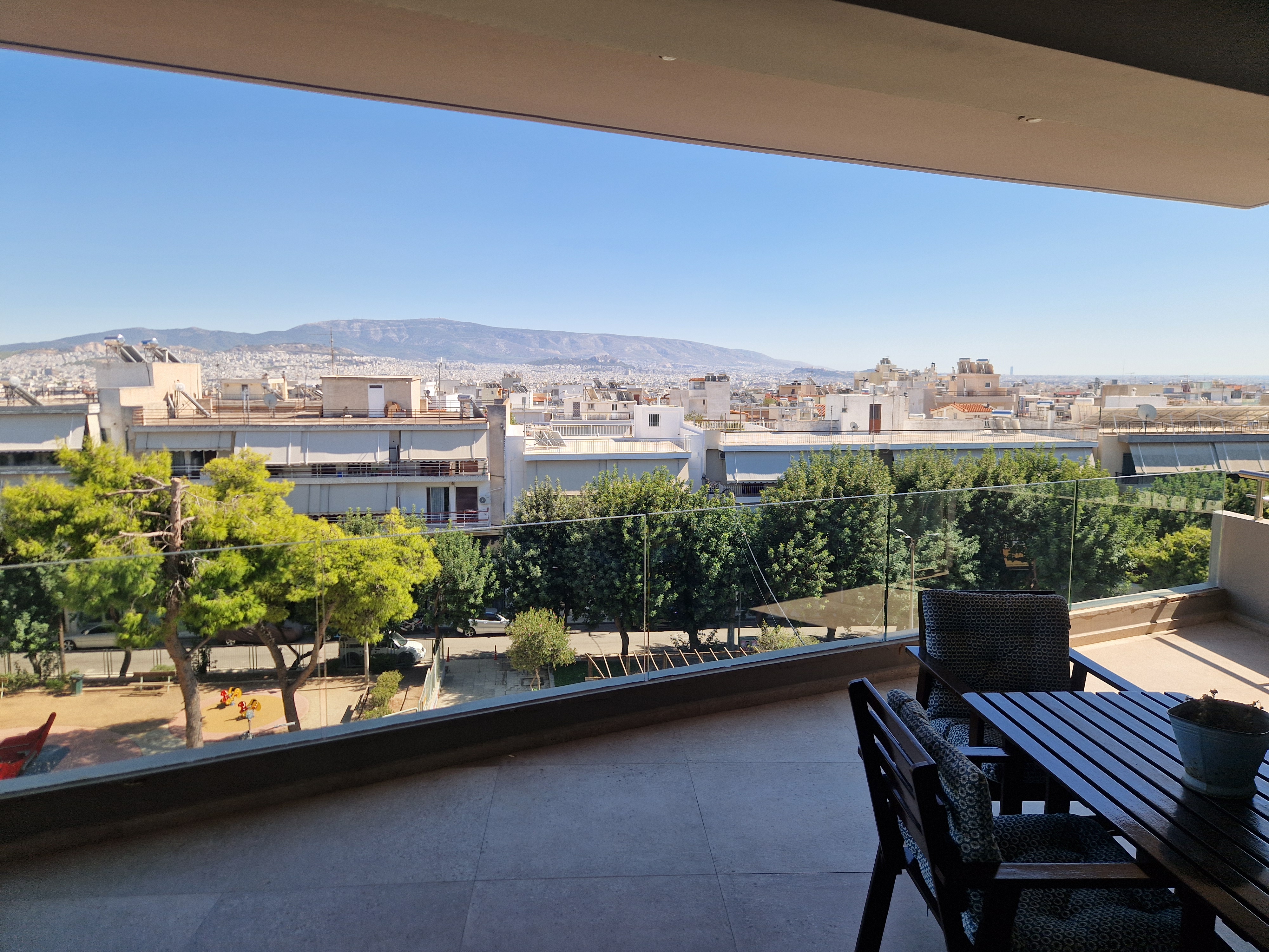 Luxurious penthouse apartment in Petroupoli