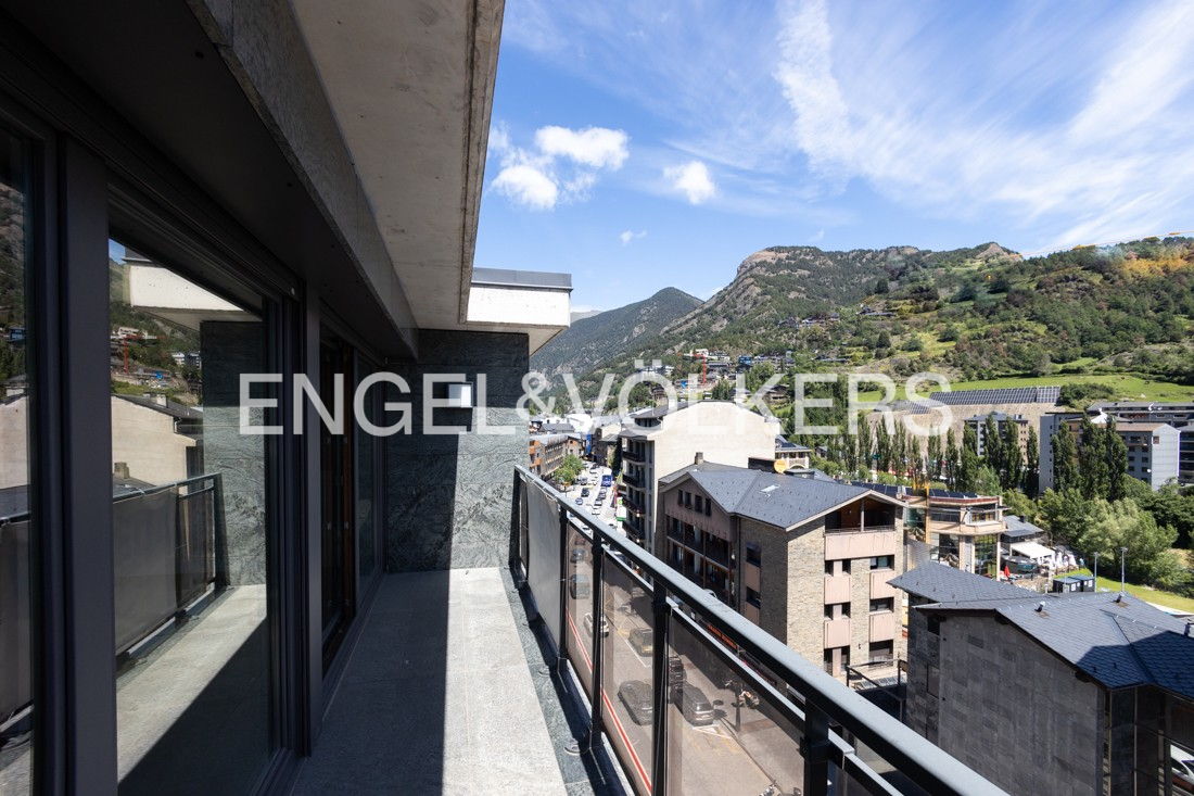 Large and modern penthouse in the center of La Massana