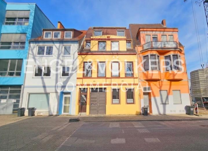 Gepflegtes Mehrfamilienhaus mit Entwicklungspotenzial in der Neustadt