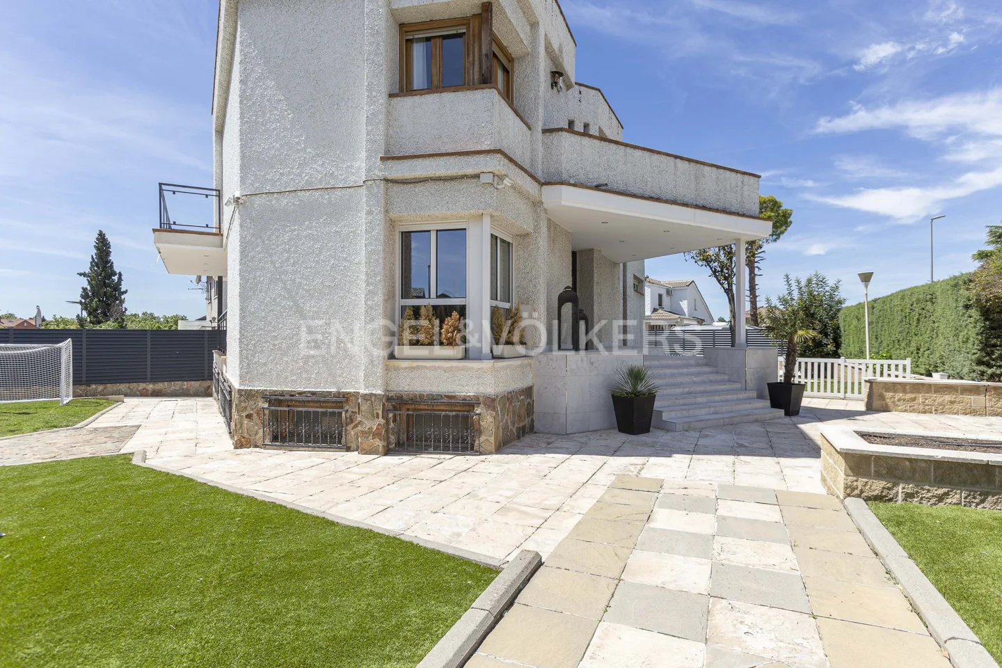 Spectacular detached house with pool -Coslada