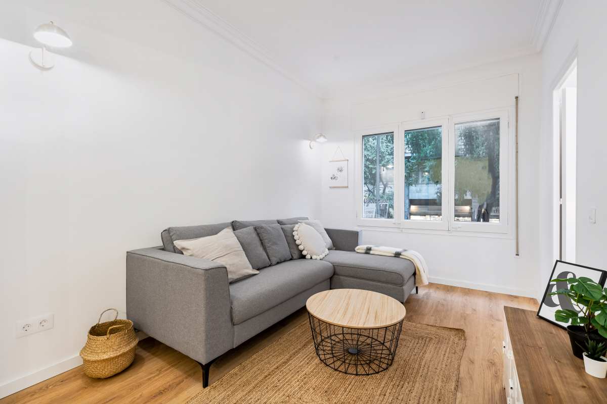 Fully renovated and equipped apartment, ready to move into on Maria Claret