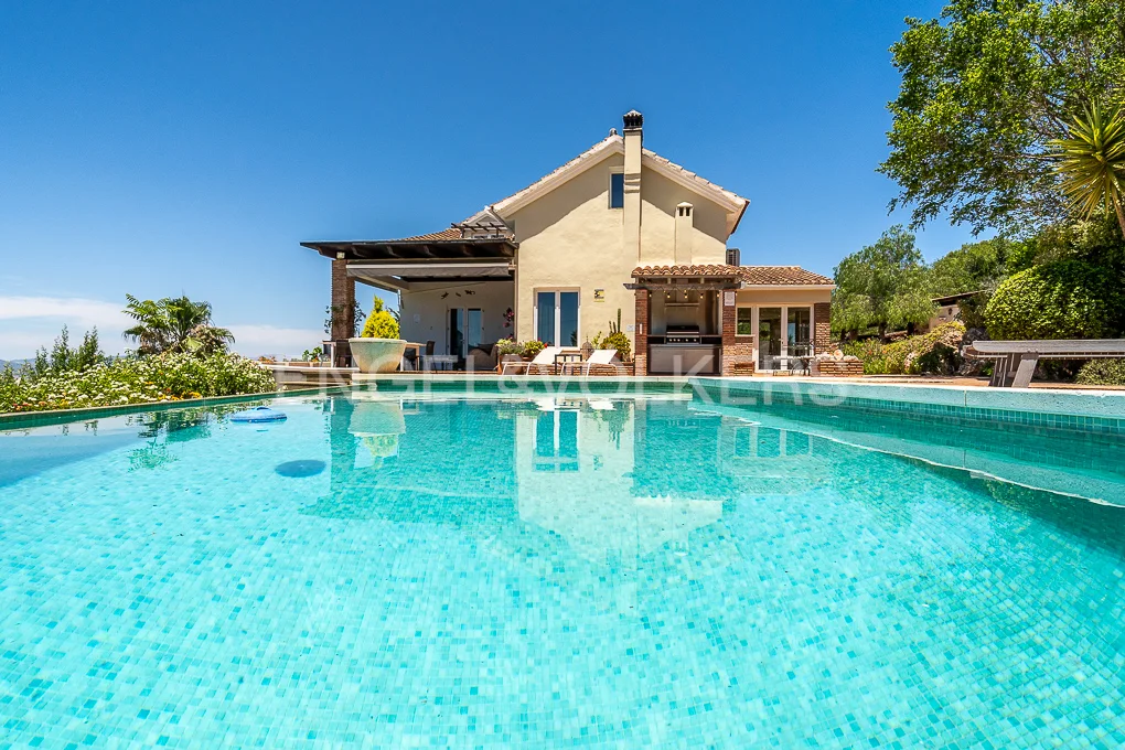 Amazing villa with spectacular views in Alhaurin el Grande