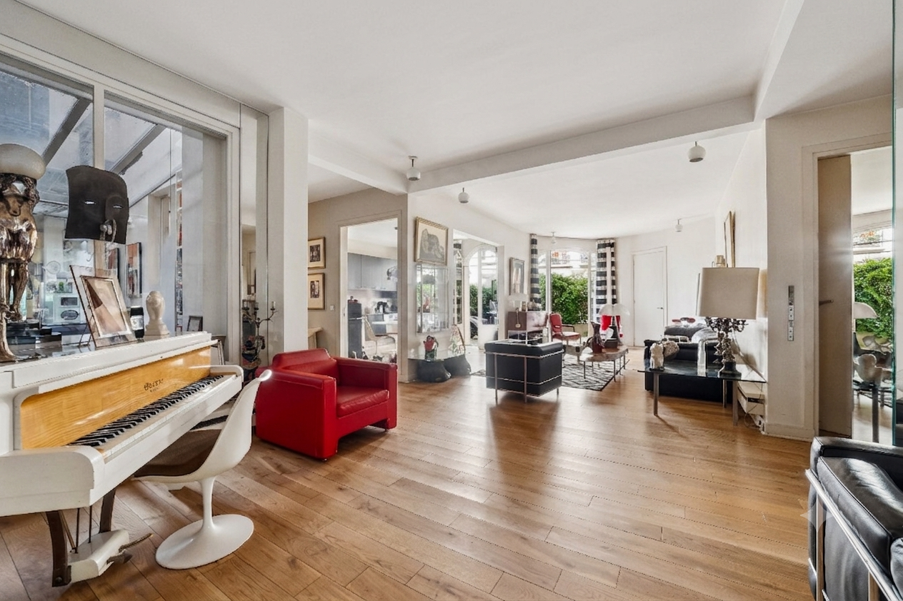 Paris 16th Auteuil / Leopold II – 215 m² family and reception apartment with 245 m² private garden, 4/5 bedrooms, triple reception