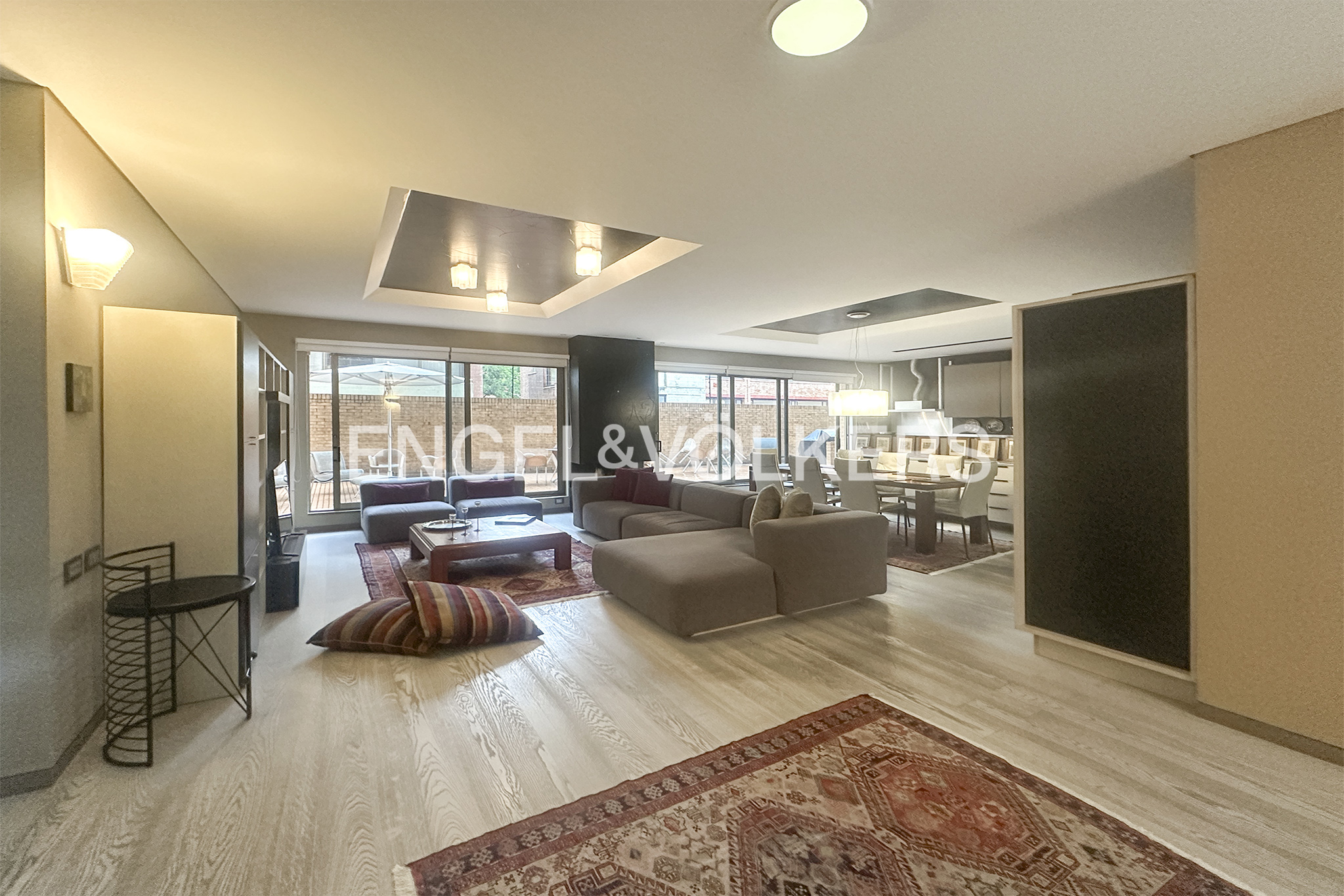 Apartamento amoblado con terraza y balcones para arriendo en Chicó Virrey