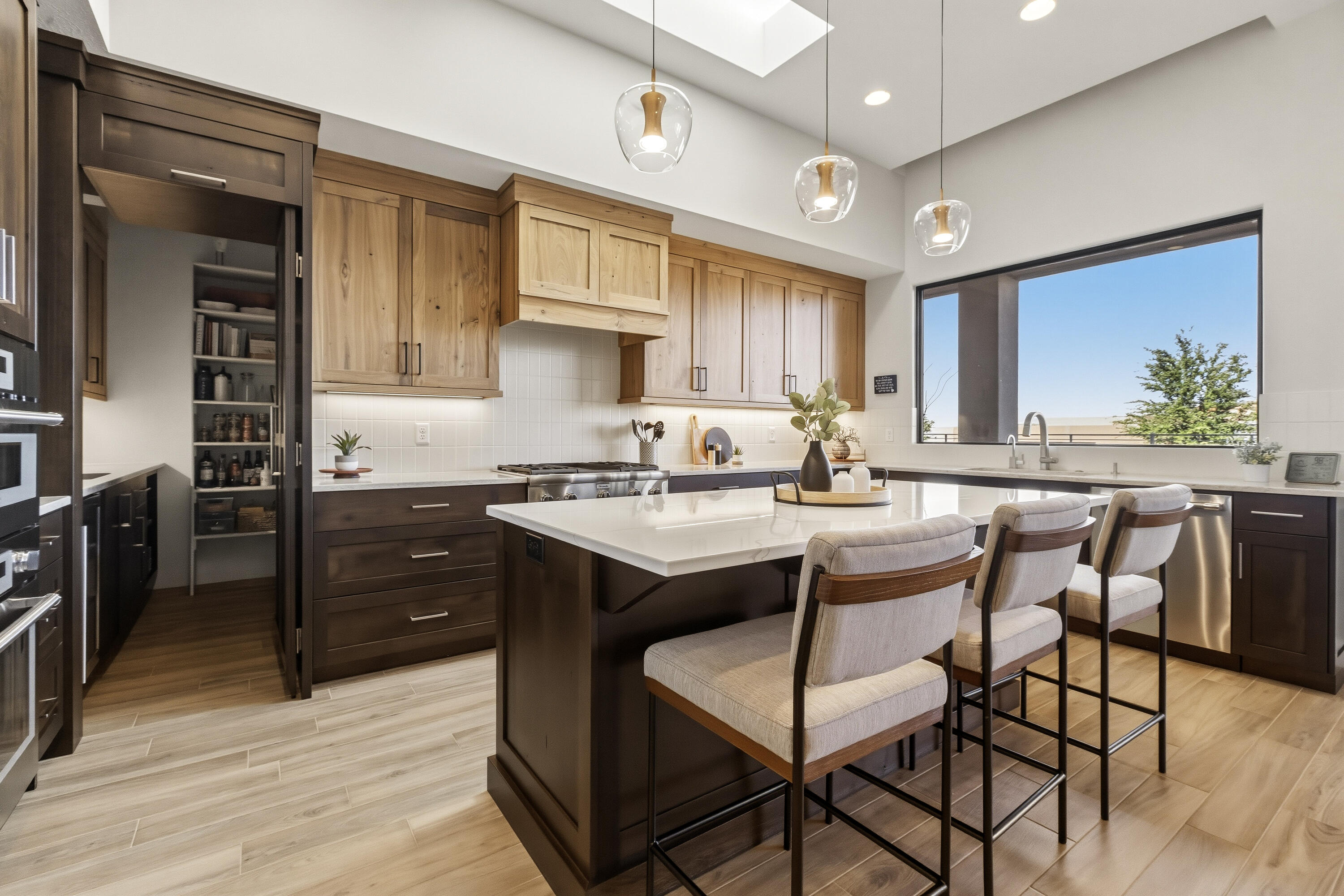 Elevate Your Summer Nights with 360-Degree Rooftop Deck View