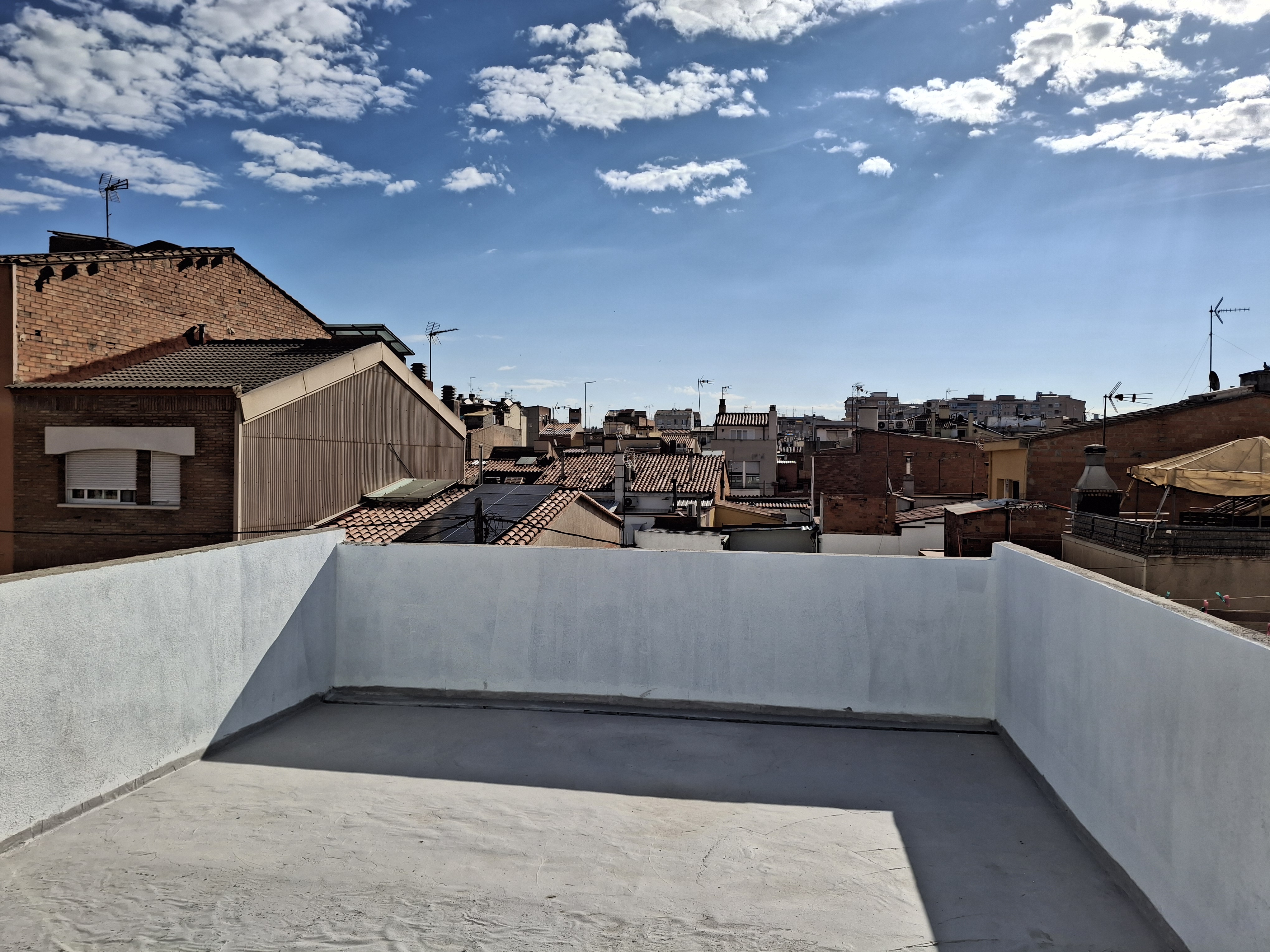 Estreni luxe a Sabadell: obra nova 2026 amb 3 dormitoris, 2 banys, terrassa de 32,5 m², balcó, altell versàtil i acabats prèmium a prop de Barcelona