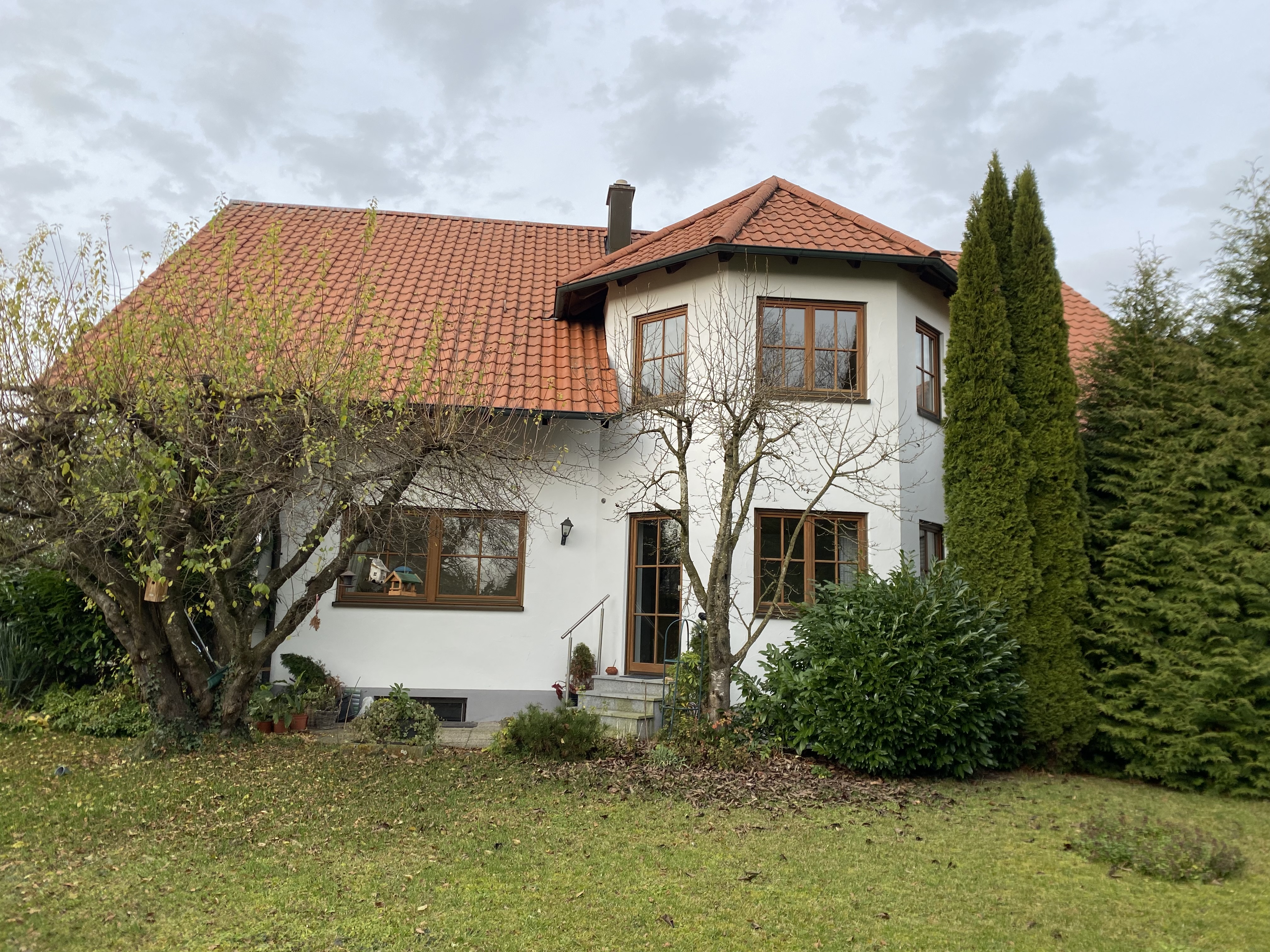 Repräsentatives Wohnanwesen mit traumhafter Gartenanlage und vielfältigen Nutzungsmöglichkeiten