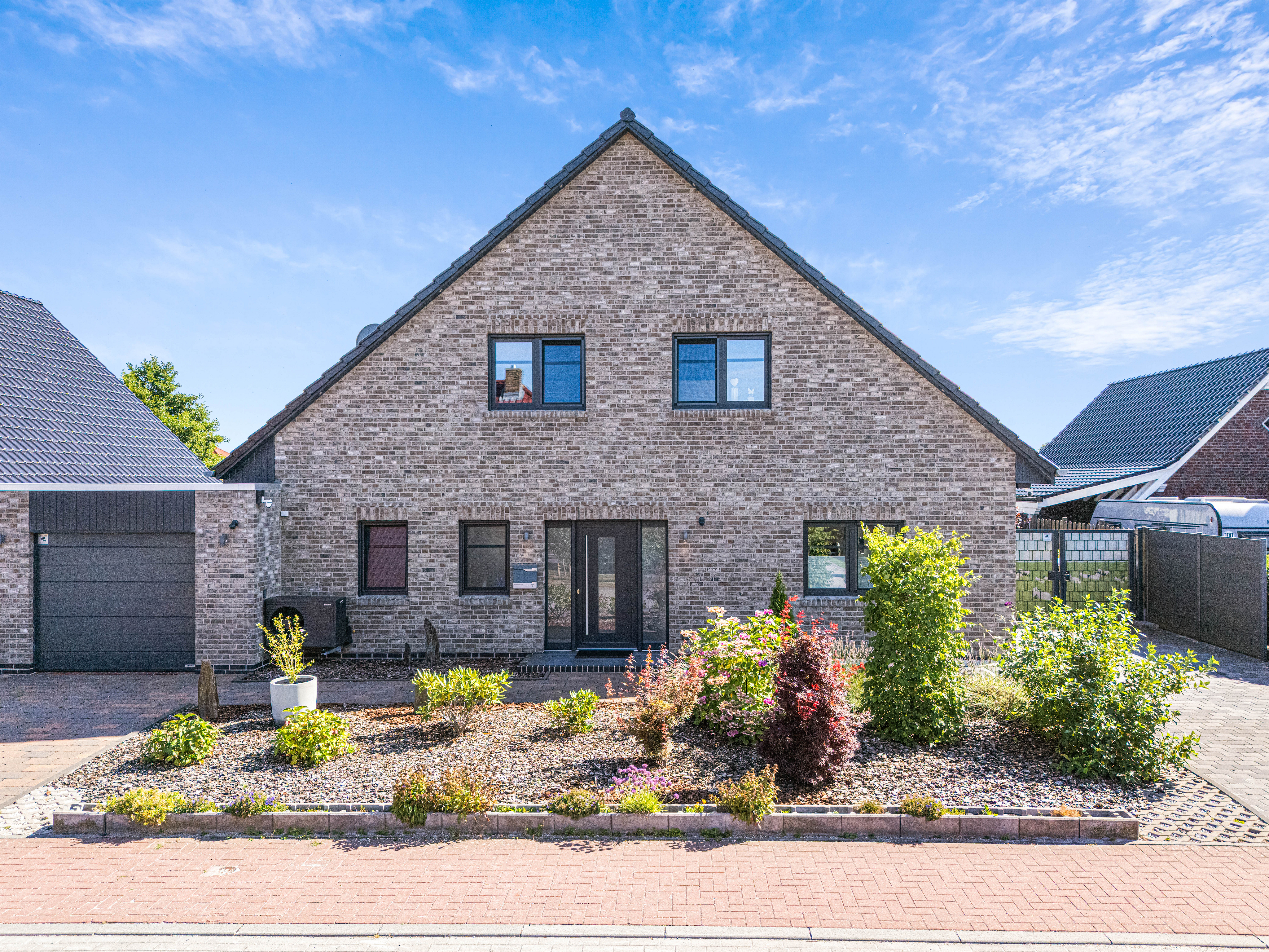 Exklusives Einfamilienhaus mit modernster Energietechnik und außergewöhnlichem Wohnkomfort