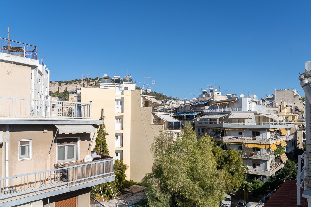 Furnished penthouse in Koukaki with big veranda