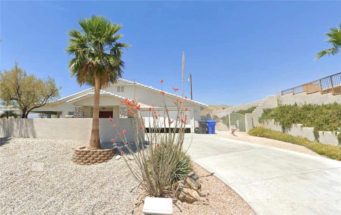 Desert Hot Springs 3BR Home with Mountain Views.