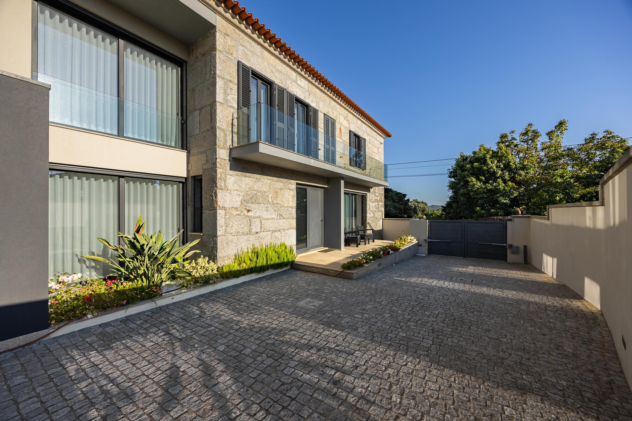 4-Zimmer-Wohnung mit Fitnessraum und Garage für drei Autos in Viana do Castelo, Alto Minho, Nordportugal
