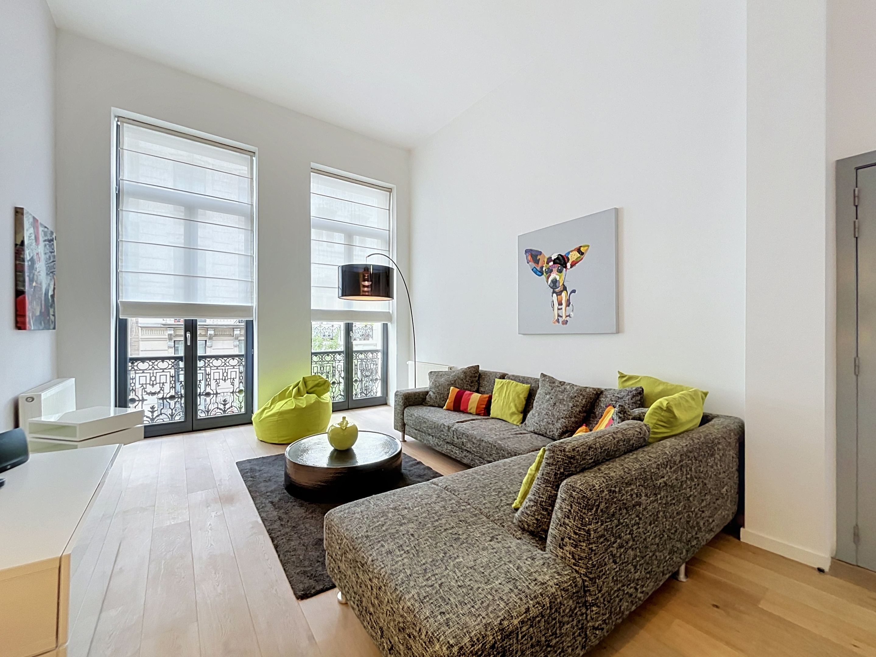 Elegant furnished apartment of ±90 m² with terrace in the heart of Brussels