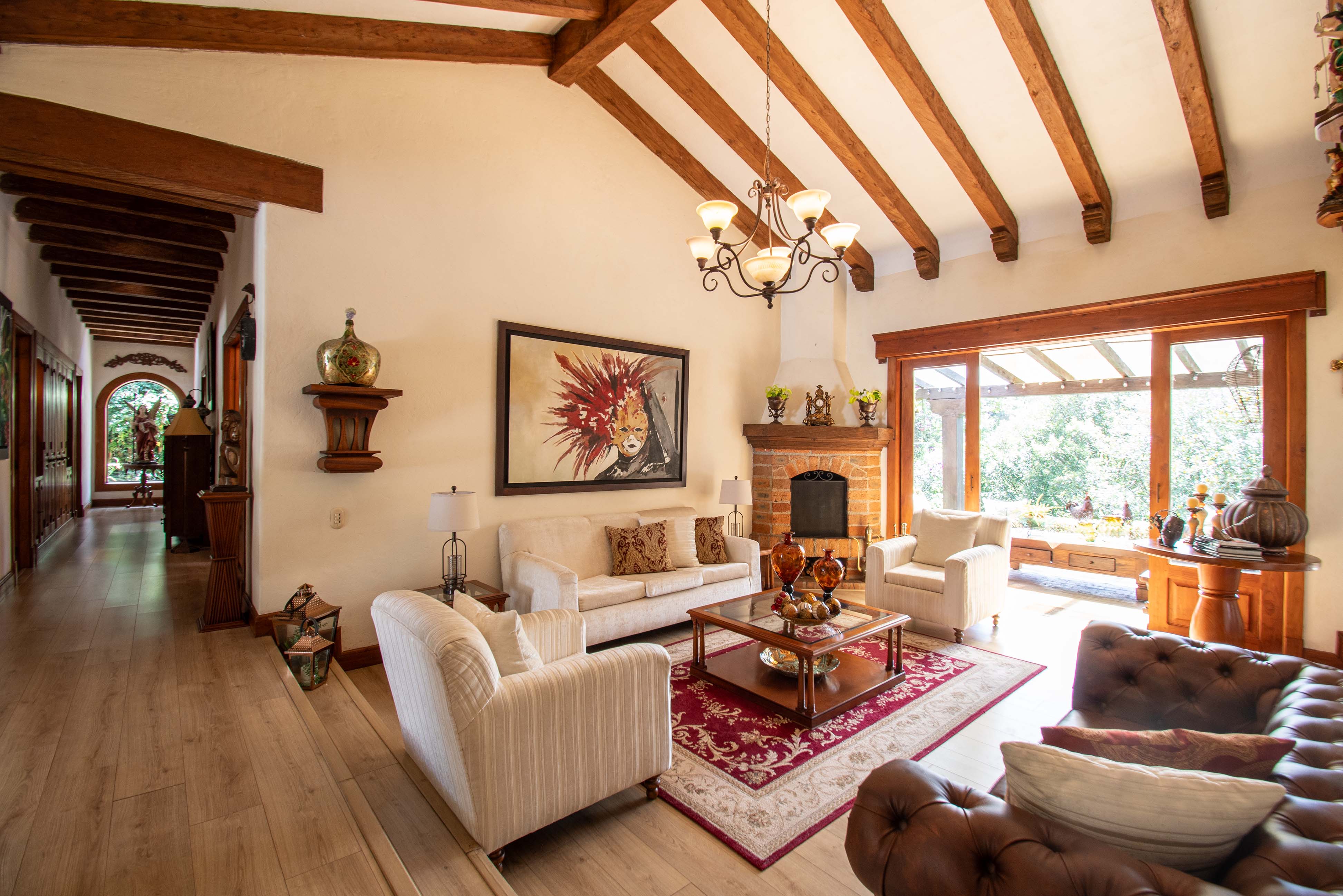 Casa con terraza y jardines para venta en Llanogrande