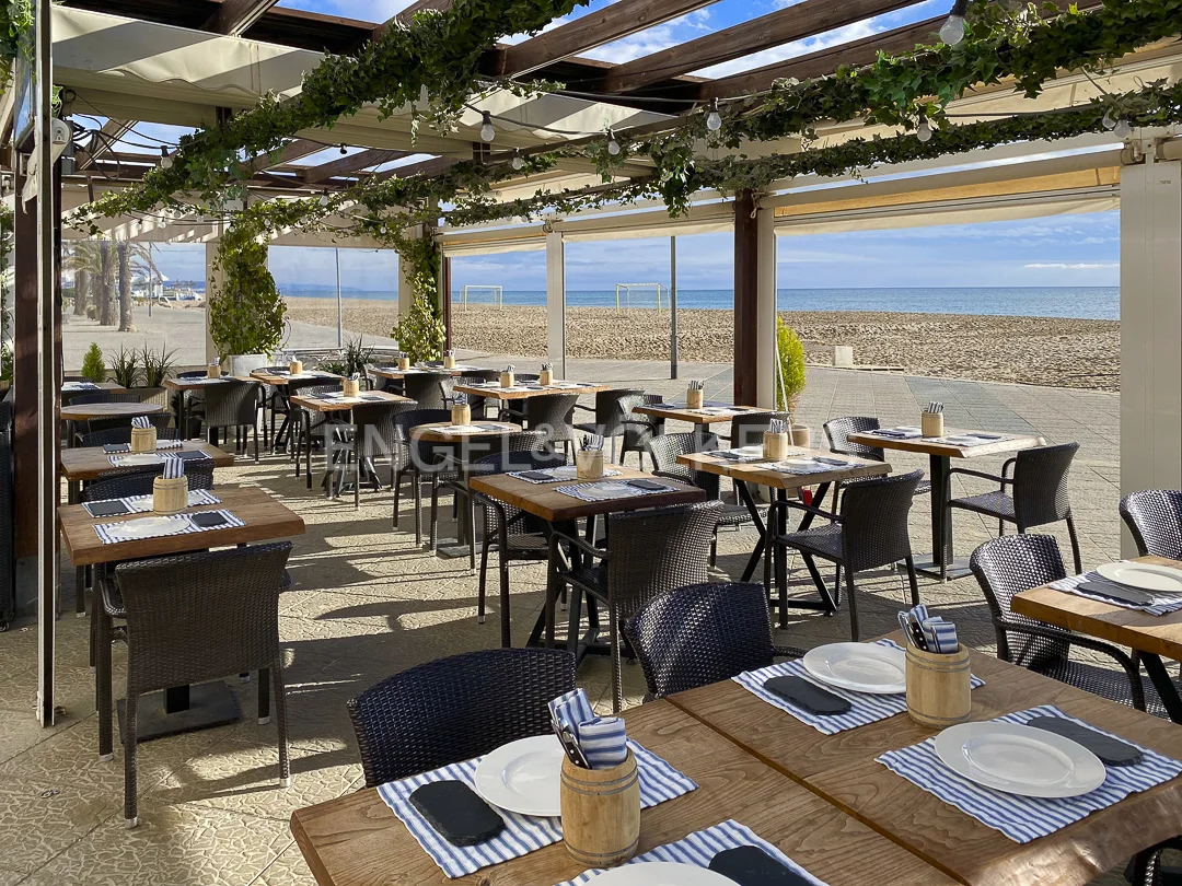 Restaurante en primera línea de playa en Torredembarra