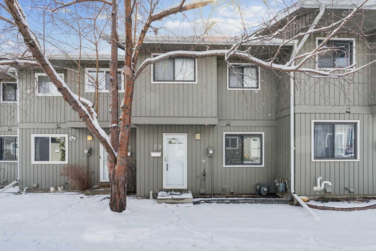 Spacious 3 bedroom townhome in Ranchlands