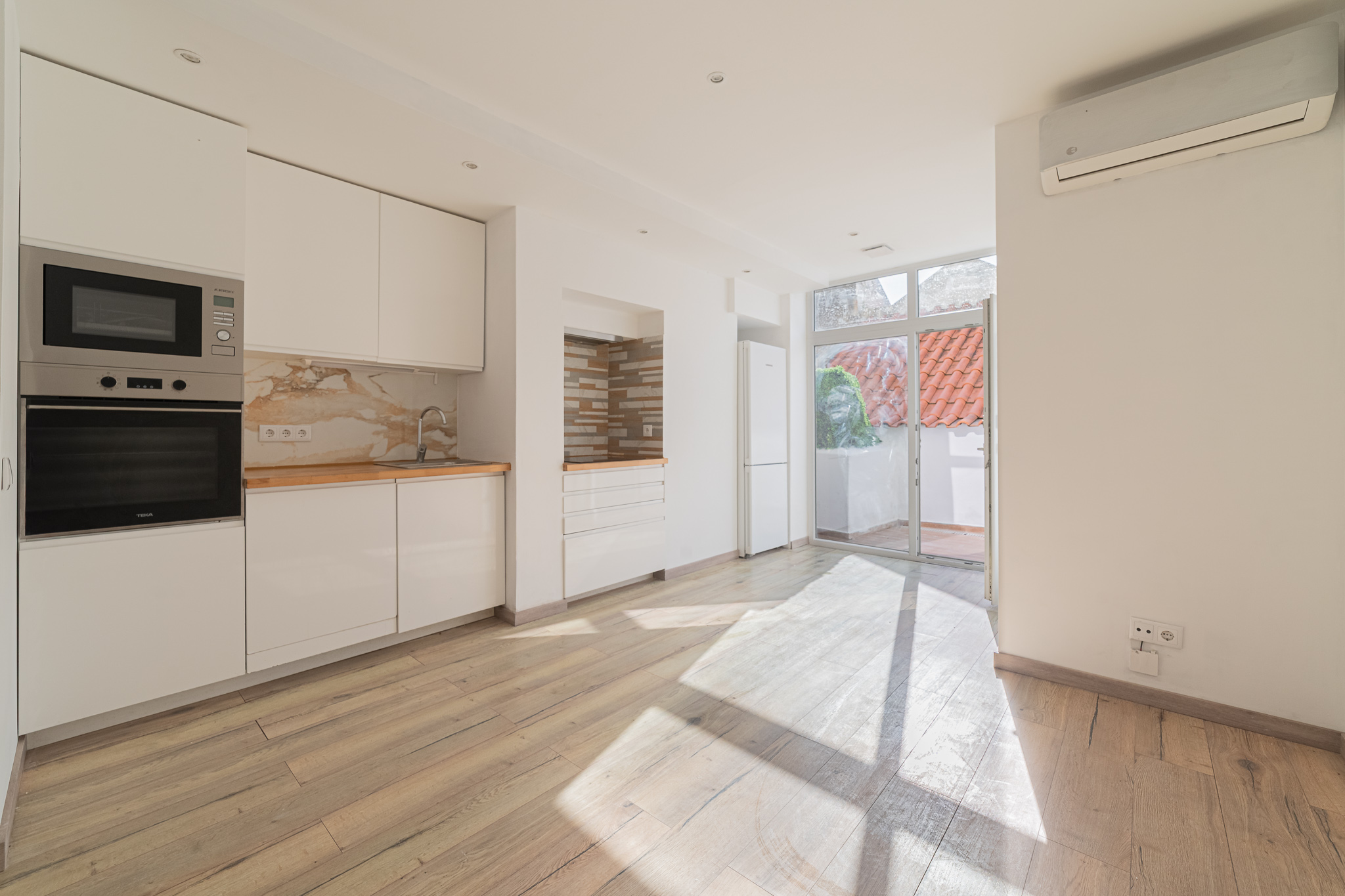 1 Bedroom Apartament with terrace in Largo do Intendente