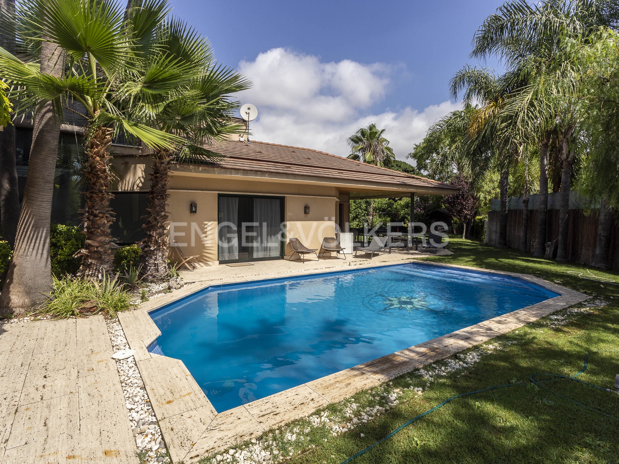 Chalet close to the golf course and beach in Terramar