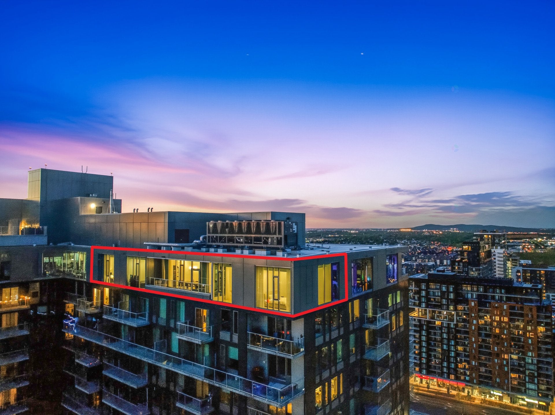Open-concept living with spectacular panoramic views
