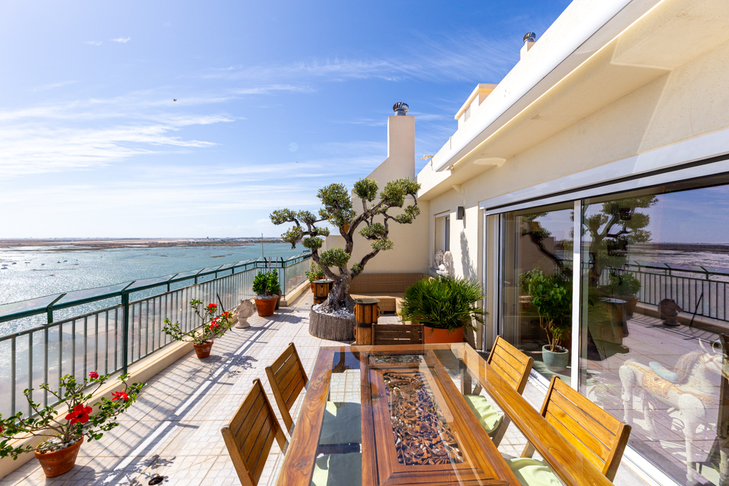 Penthouse mit 6 Schlafzimmern und Ria-Formosa-Blick in Faro