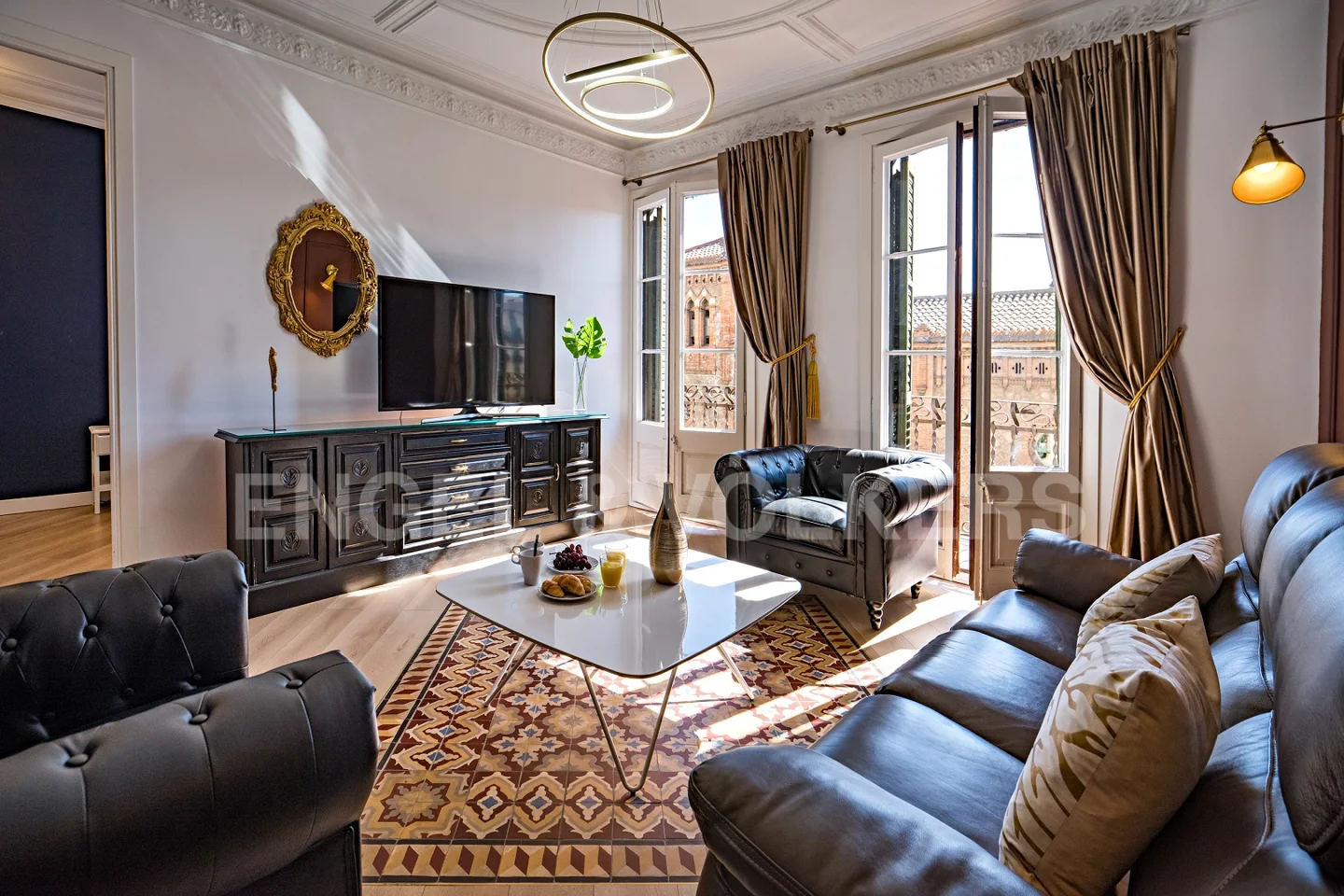 Elegant flat with 3 bedrooms in Eixample