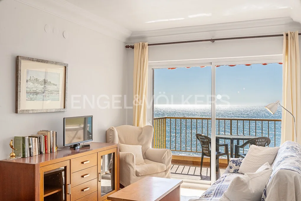 Encantador apartamento con vista al mar