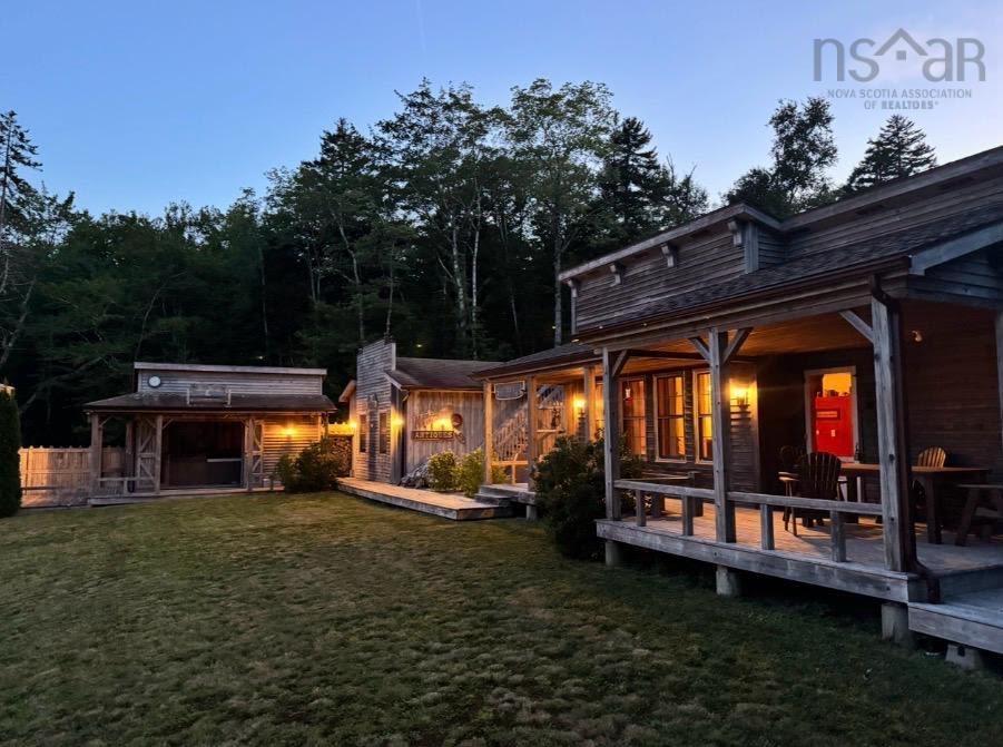 Custom Designed On The Shores Of First Briar Lake