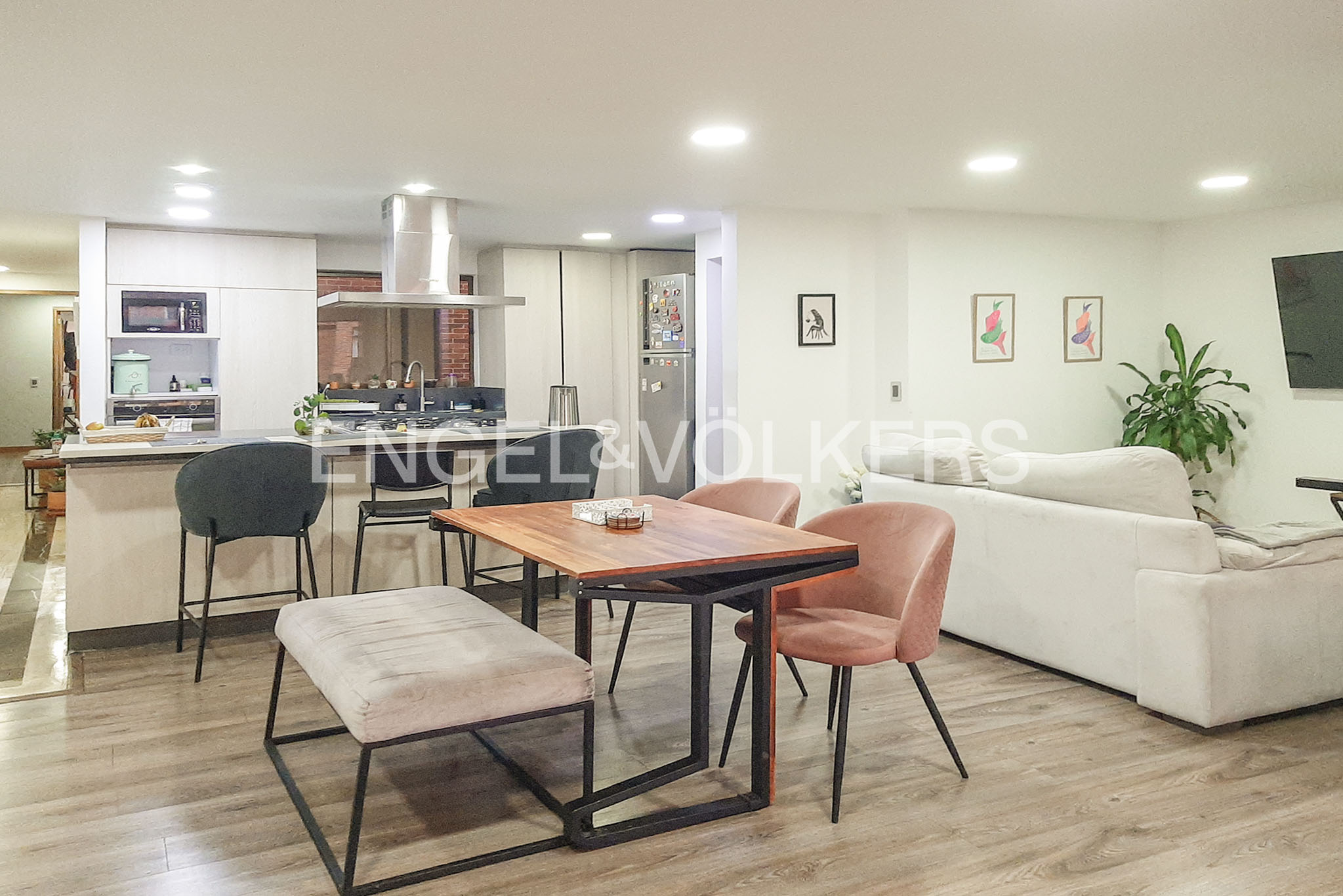 Amplio apartamento para arriendo en La Calleja