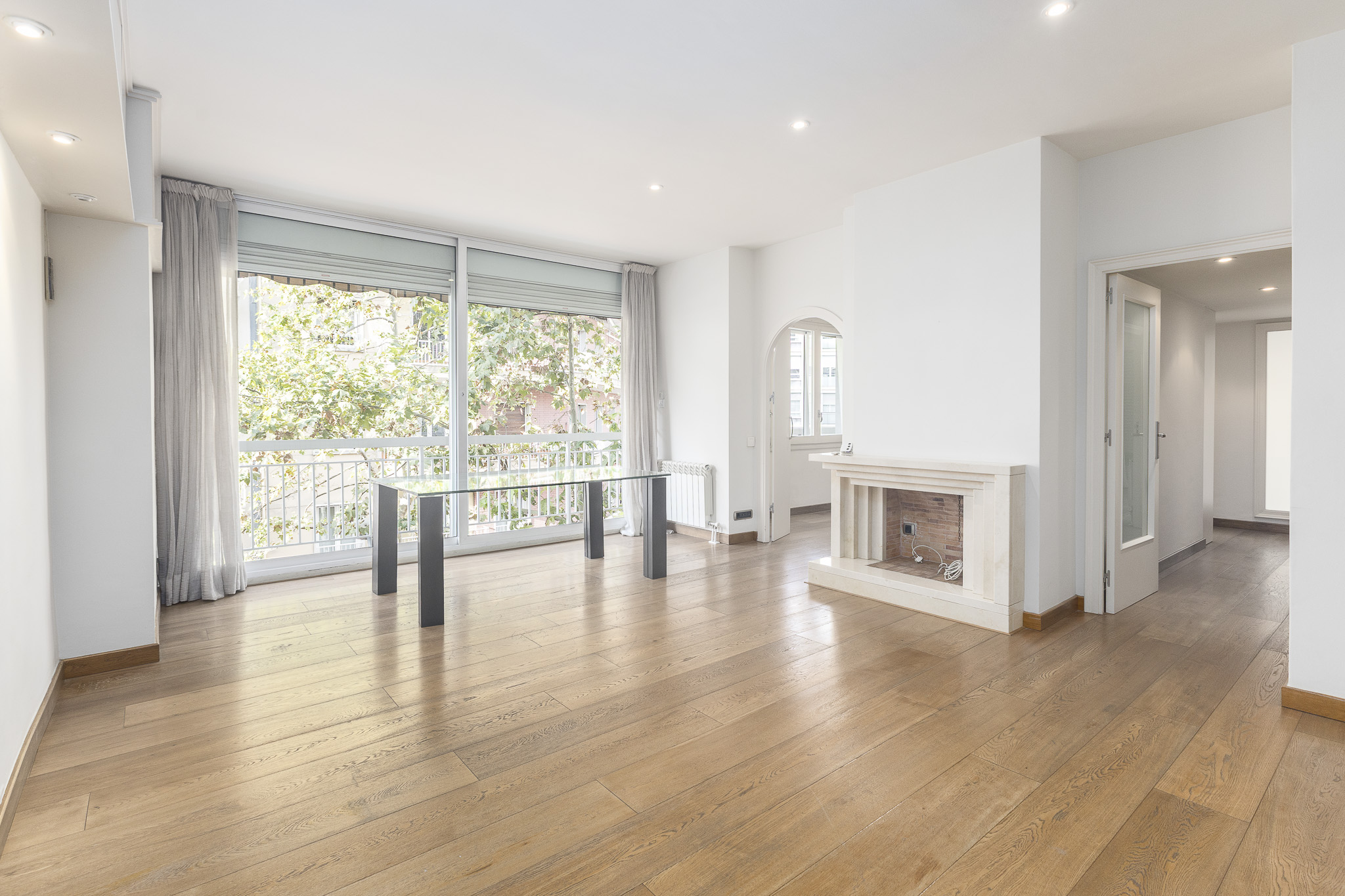 Spectacular exterior apartment with terrace in Plaza Adriano