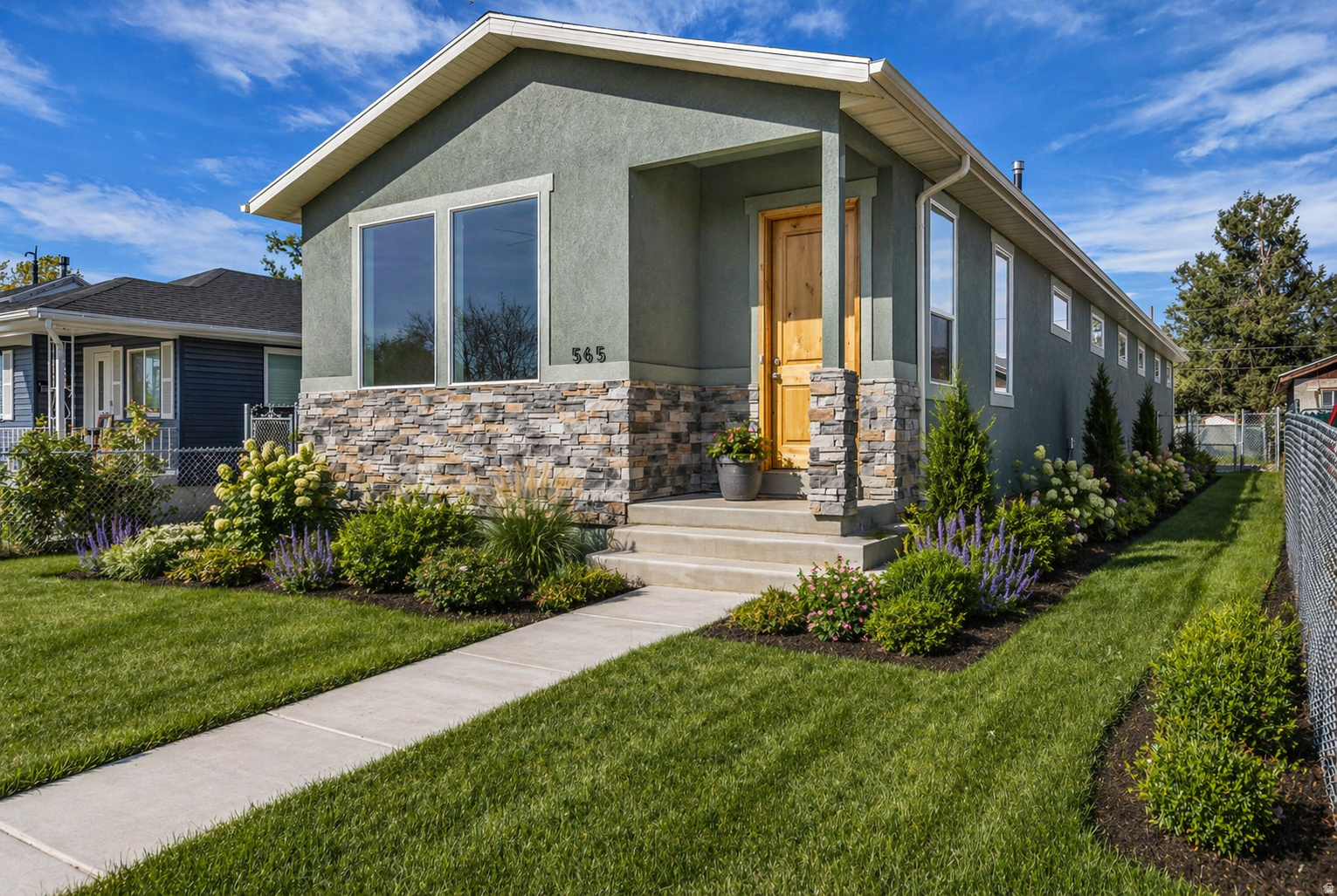 Stylish New Build in Established Neighborhood