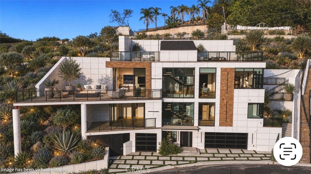 Architectural New Build with Stunning Skyline Views
