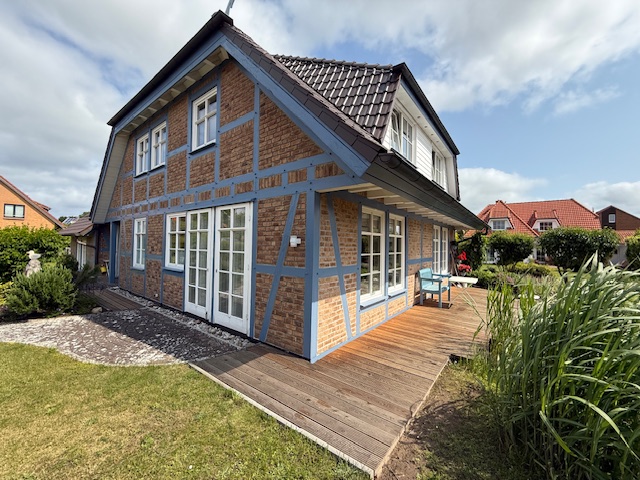 Großes Fachwerkhaus mit Einliegerwohnung - vielfältige Nutzungsmöglichkeiten - in Warnemünde-Diedrichshagen