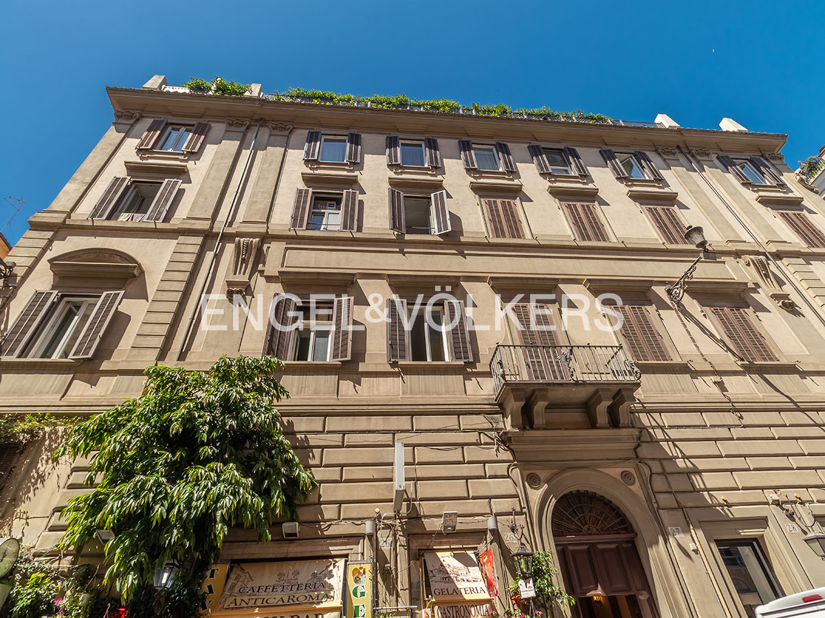 Prestigiosa residenza di lusso con affacci su Piazza di Spagna