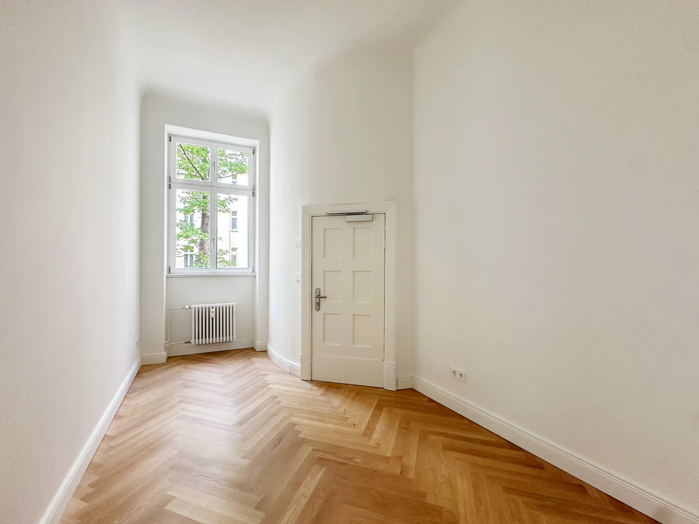 Erstbezug nahe Olivaer Platz: Repräsentatives Wohnen im Altbau - Foto 2