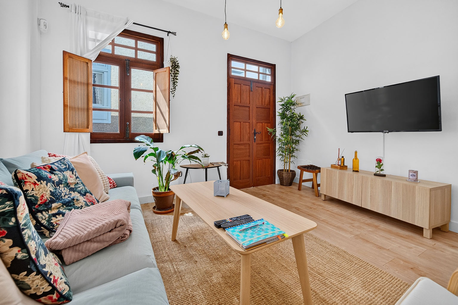 Renovated Canarian charm with spectacular views of the sea and La Gomera
