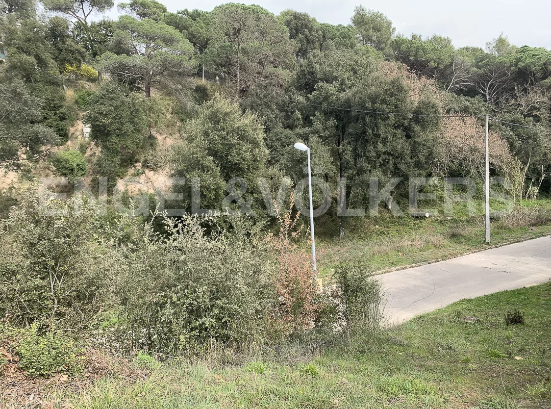 Land with views to green area in Caldes