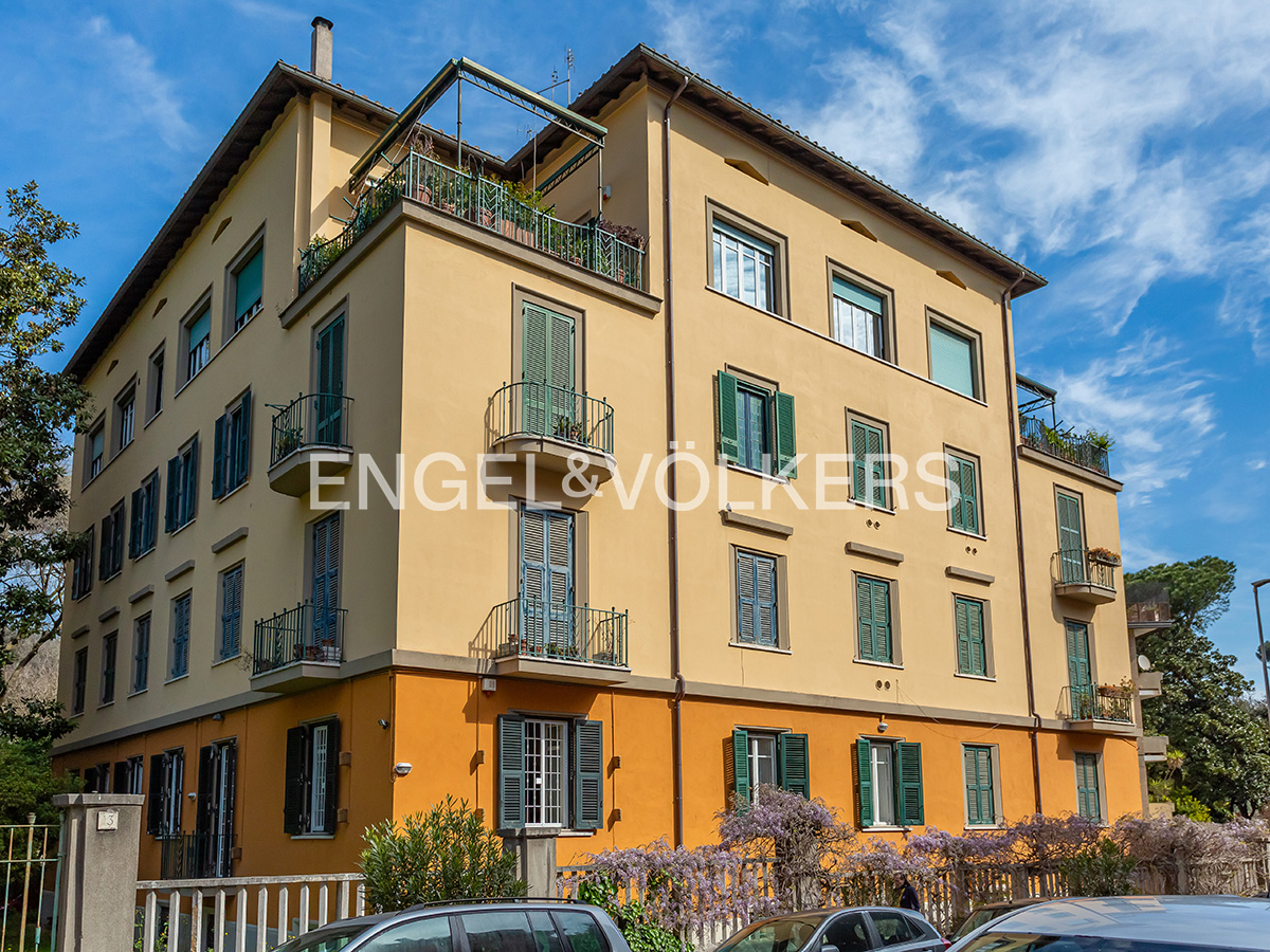 Elegant apartment with a view of Villa Torlonia