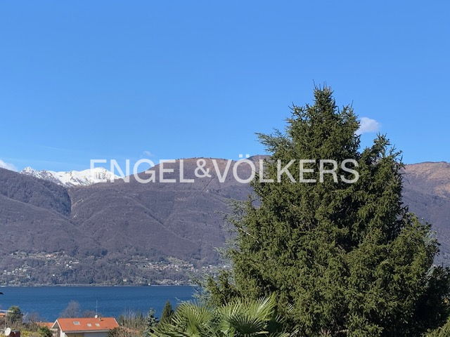 Building plot with Lake view