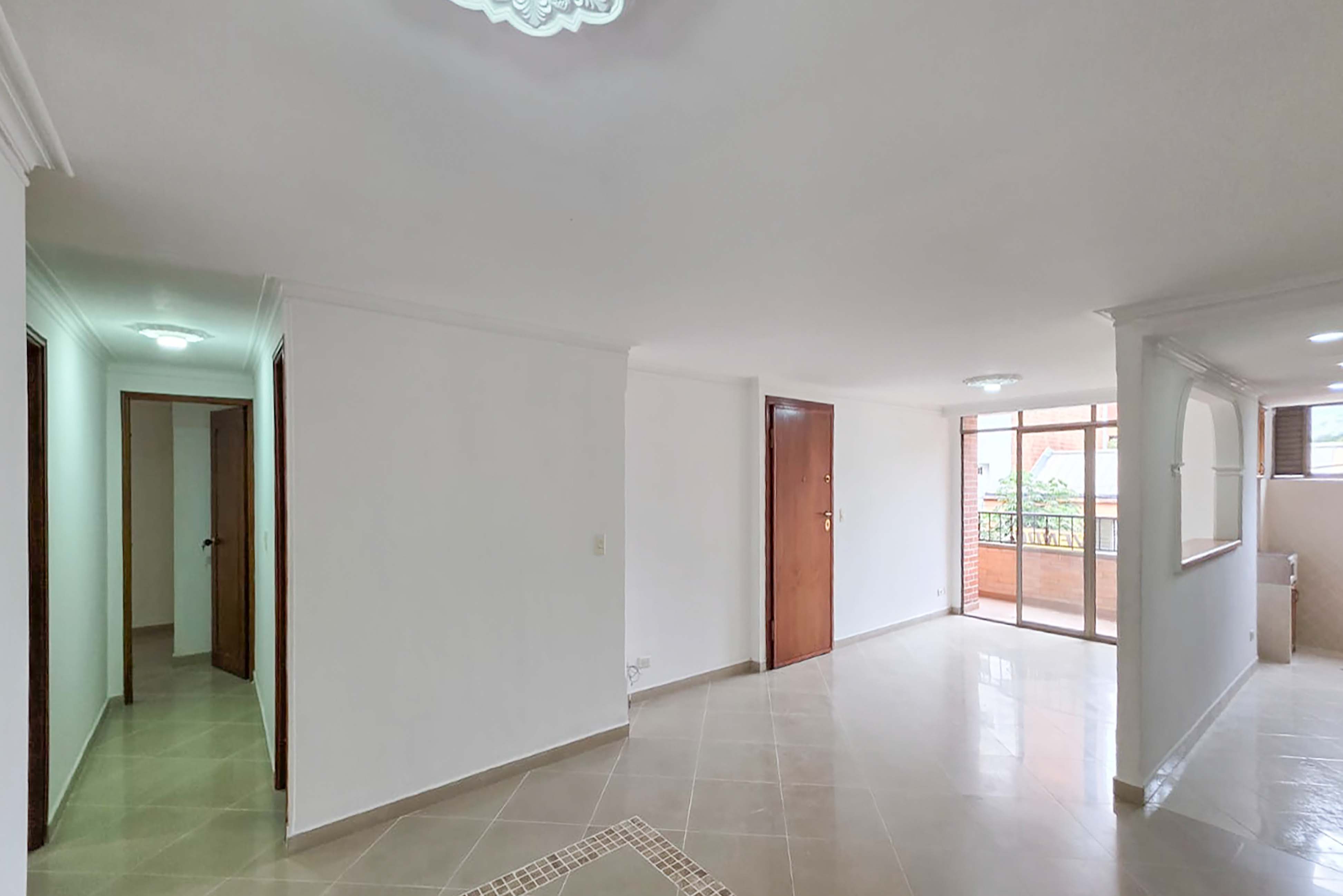 Apartamento con balcones para venta en Conquistadores