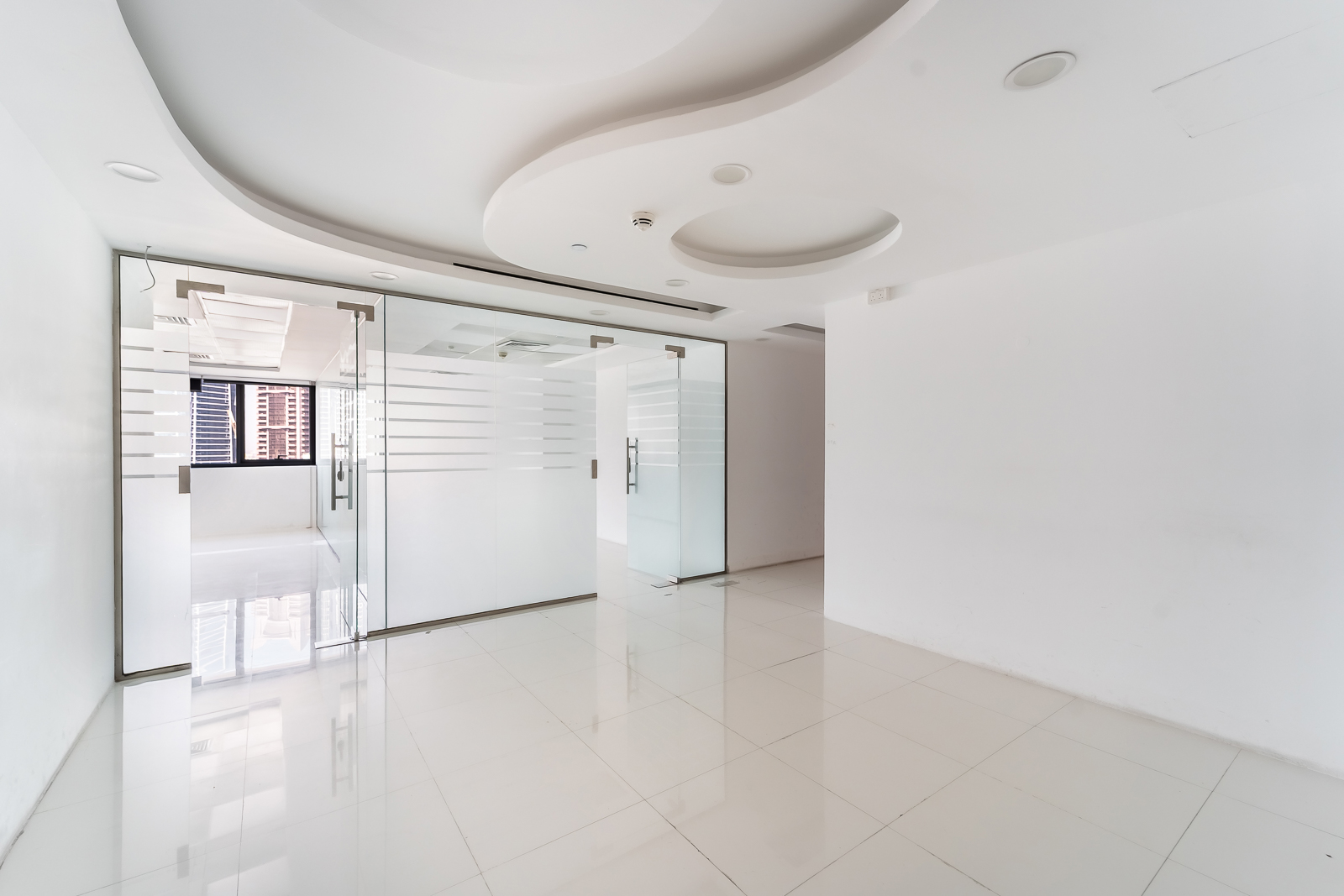 Ready to Move | Spacious | Balcony | Fitted
