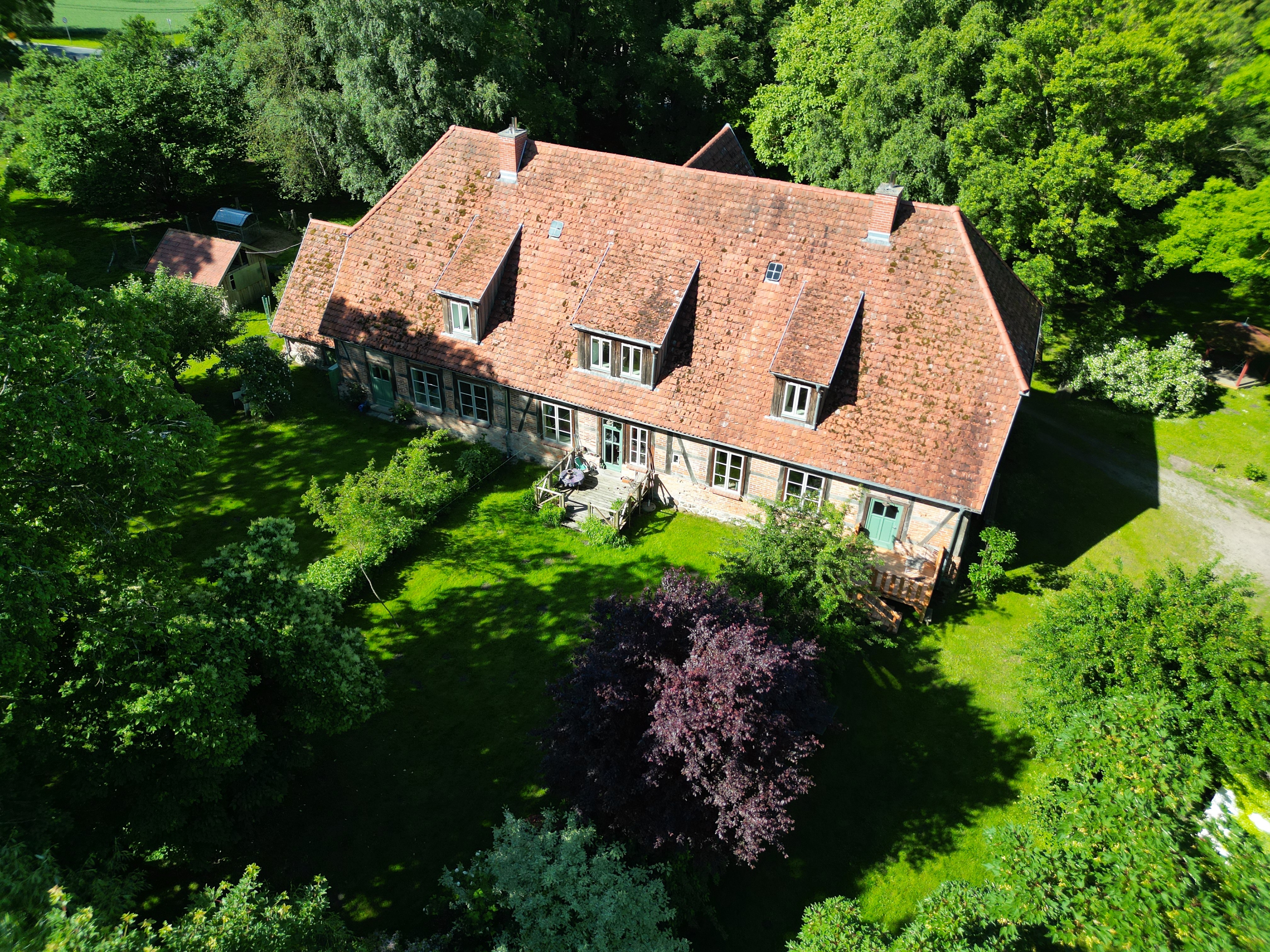 Historisches Pfarrhaus mit besonderem Charakter und Potenzial für Wohnen, Arbeiten & Vermietung