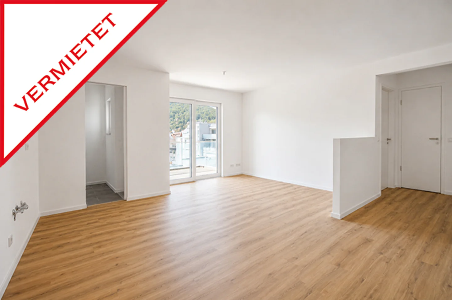 **VERMIETET**Hochwertige 3-ZKB-Wohnung mit Westbalkon und Aufzug in zentrumsnaher Lage! - Photo 1