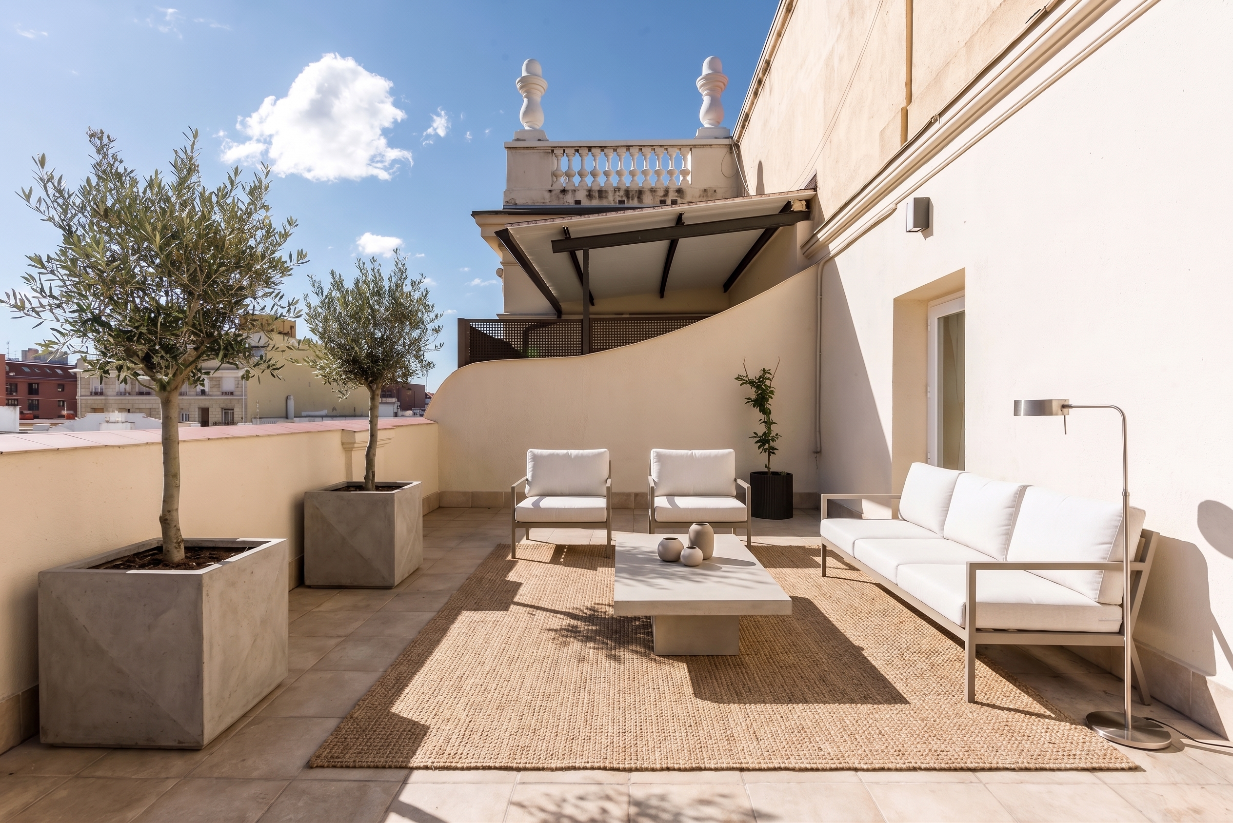 Superb exterior penthouse with two terraces