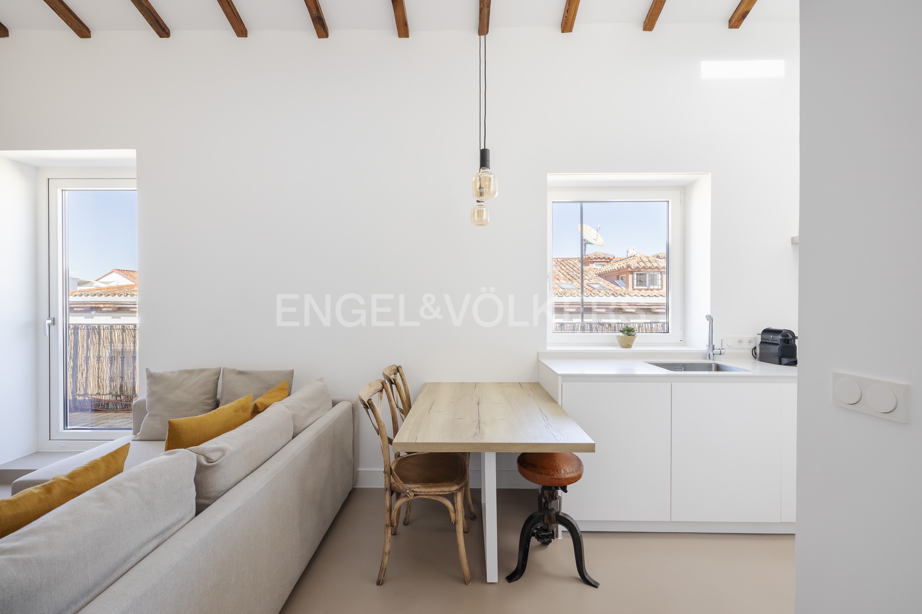 Luxury duplex penthouse for short and long term rentals in Sol