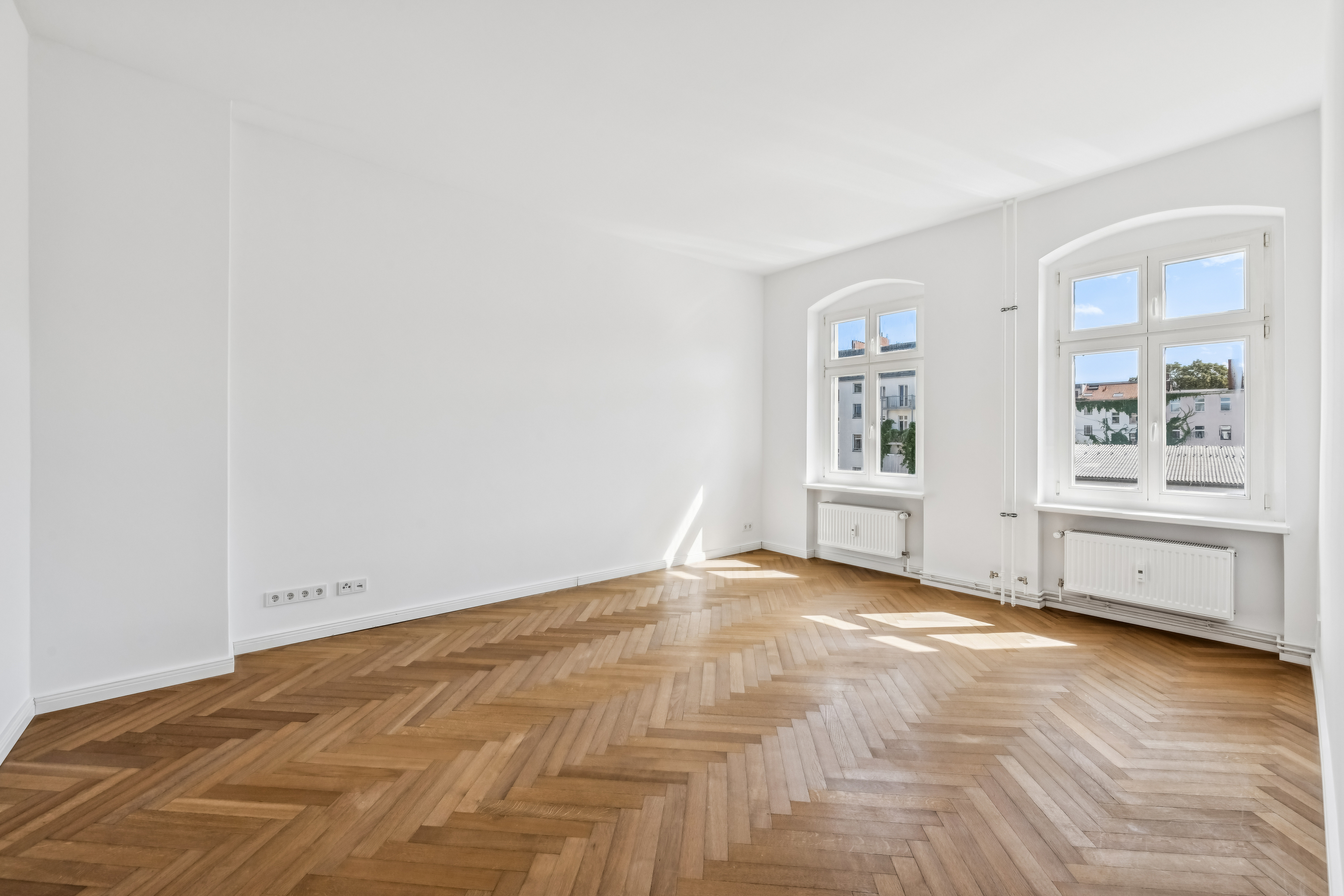Silvolle 2-Zimmer-Altbauwohnung nahe des begehrten Paul-Lincke-Ufers