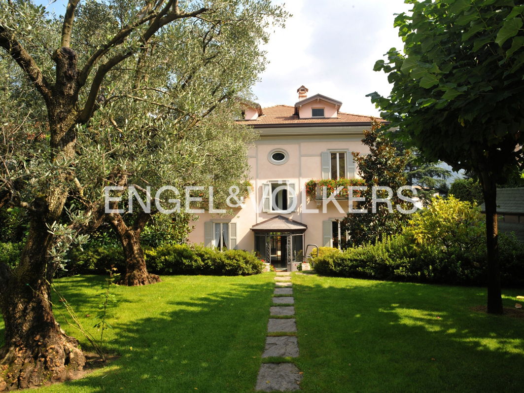 Prestigious property for rental in Cernobbio