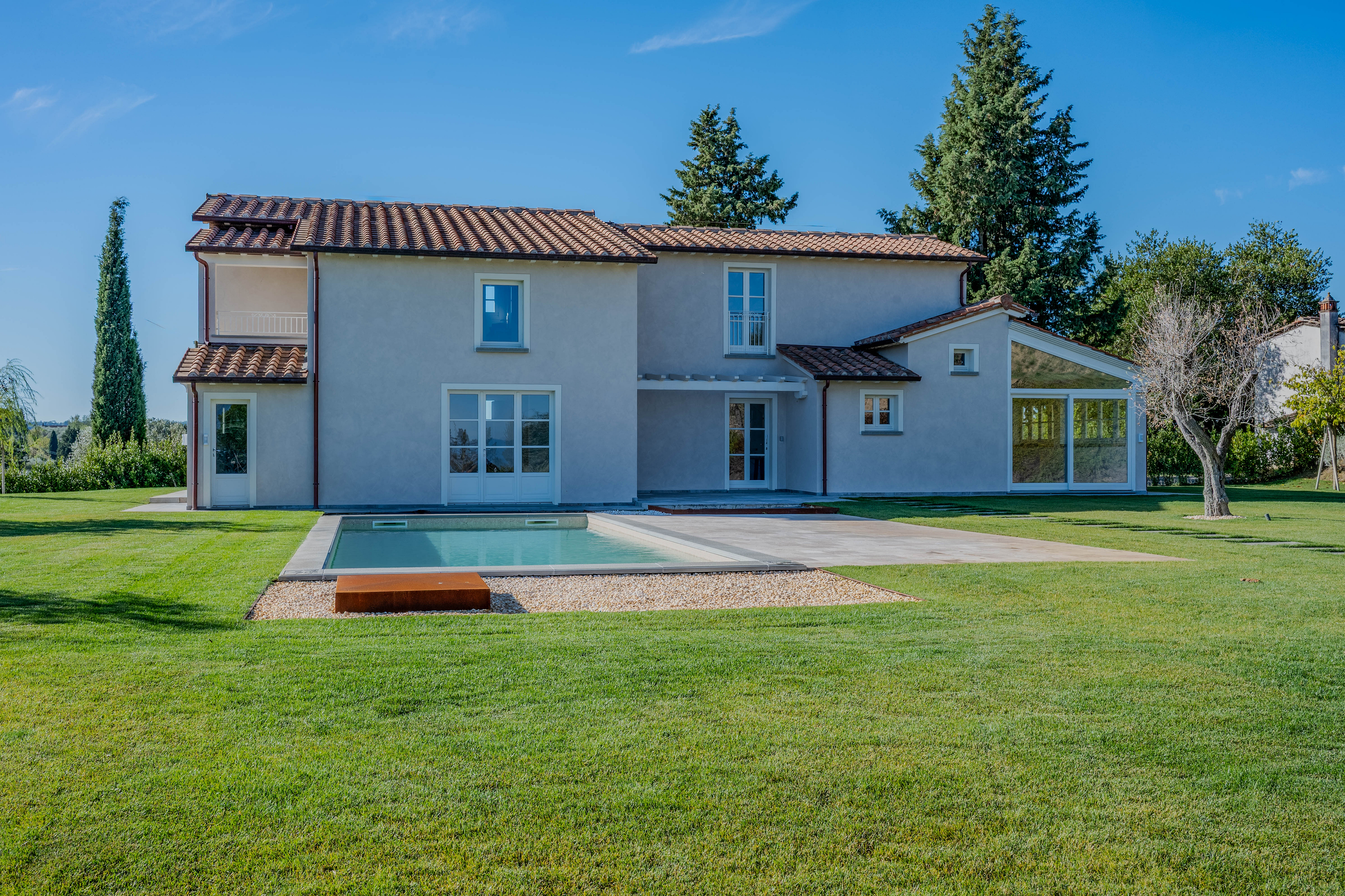 Exclusive contemporary villa overlooking the Tuscan hills of San Miniato