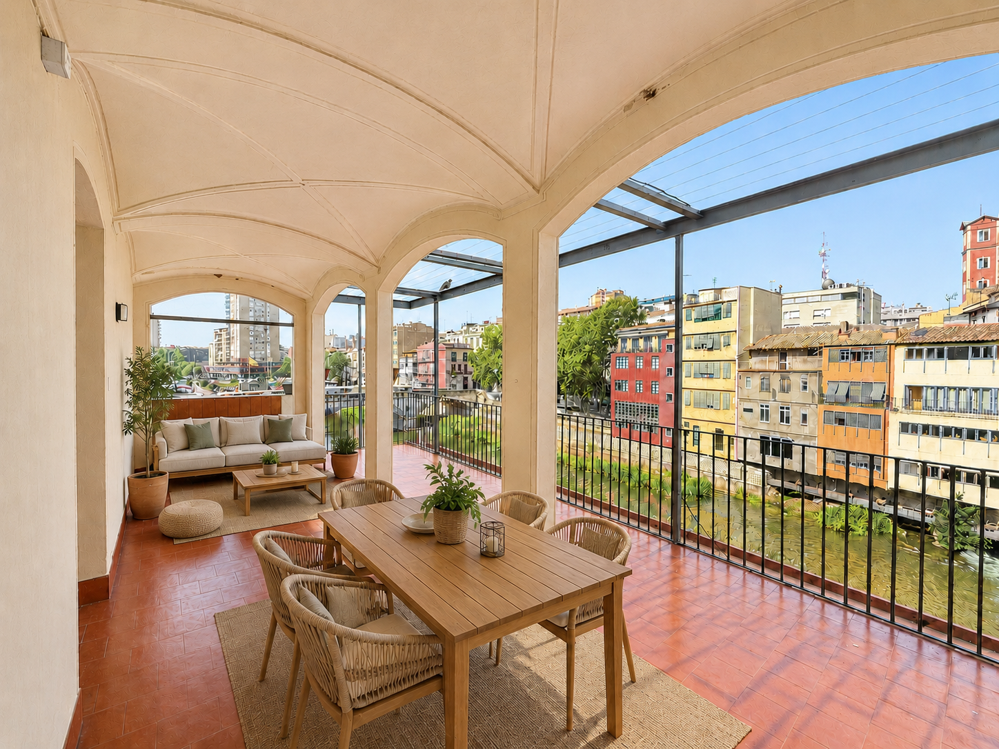 Wohnung mit Terrasse und Blick auf den Onyar in der Altstadt von Girona